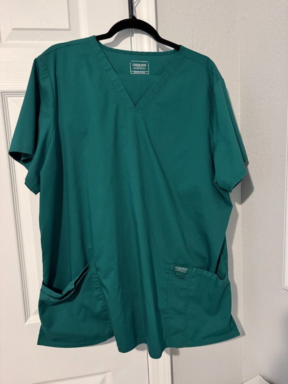 WOMEN'S HUNTER GREEN CHEROKEE SCRUBS SET (SHIRT 2X PANTS XLP) STRAIGHT LEG